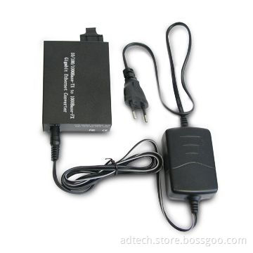 10/100/1000Base-TX to 1000Base Fast Ethernet Converter, Measures 125 x 83 x 27mmNew